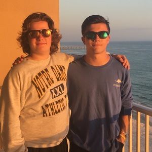 Meet your Posher, Max